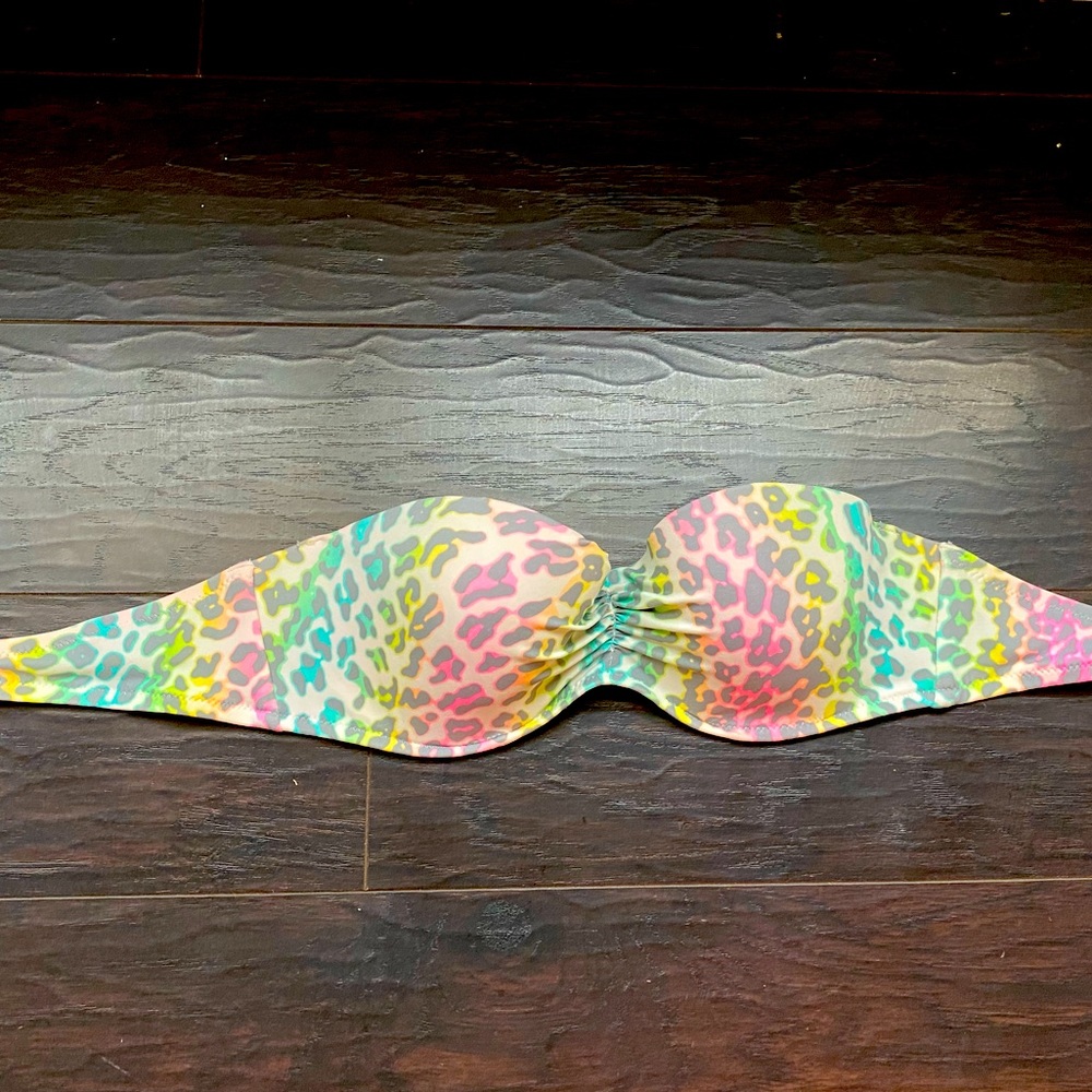 Victoria’s Secret strapless bandeau swim top 34B